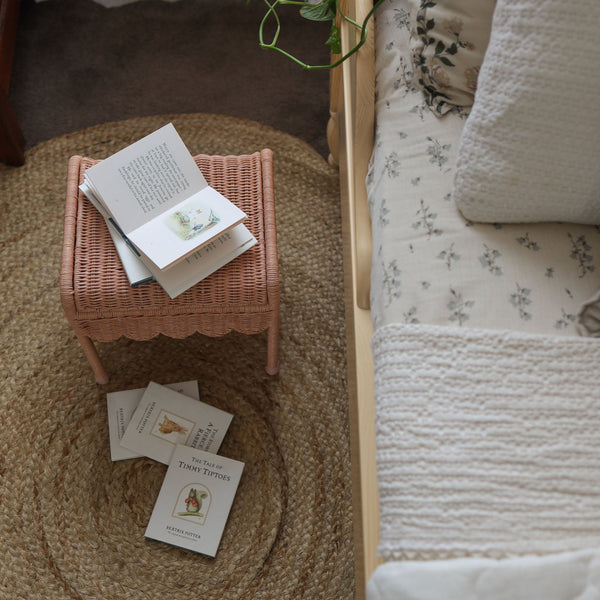 Petal Storie Stool - Seashell Pink