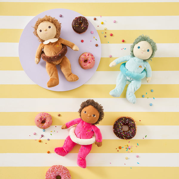 Darcy Donut, our chocolate donut mini plush toy. Collectable, Soft and cuddly, and snuggled in a non-removable velvet onesie, Darcy Donut is a must have in your toy collection.