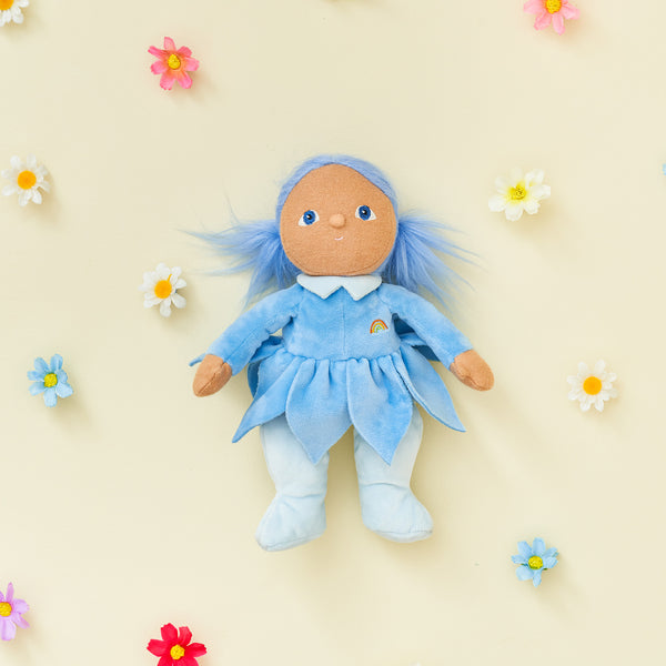 Olli Ella Blossom Buds Dinky Dinkum Iris blue flower doll laying with flowers