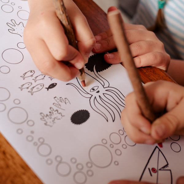 This Playpa Paper Mini with an Ocean theme offers exciting ocean designs for children to color and enjoy. Perfect for imaginative play, interactive and portable kids' coloring paper.