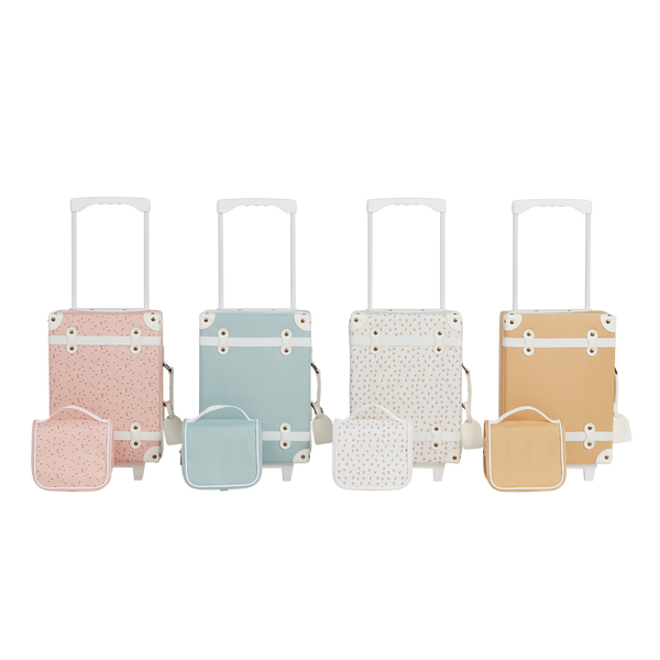 The ultimate travel toiletry bag for kids in yellow. Ideal for sleepovers, school camps, and daycare, it keeps essentials tidy and ready for fun.  