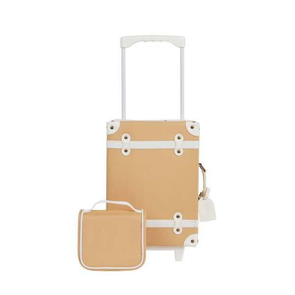 The ultimate travel toiletry bag for kids in yellow. Ideal for sleepovers, school camps, and daycare, it keeps essentials tidy and ready for fun.  